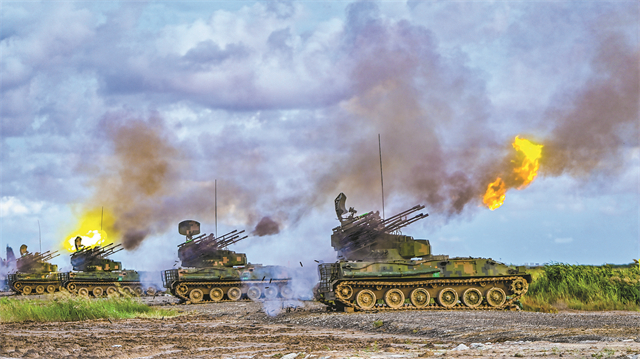 陸軍某旅防空分隊開展實(shí)彈射擊訓(xùn)練